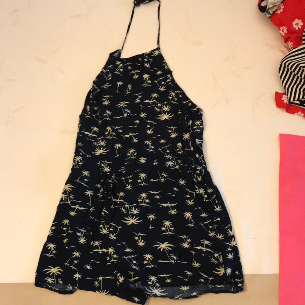 Island print halter romper w low back